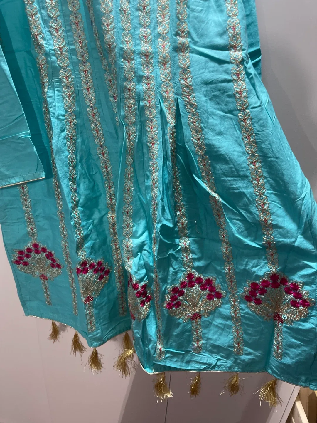 Ladies' Blue Embroidered Kurti Set image indicator(4)