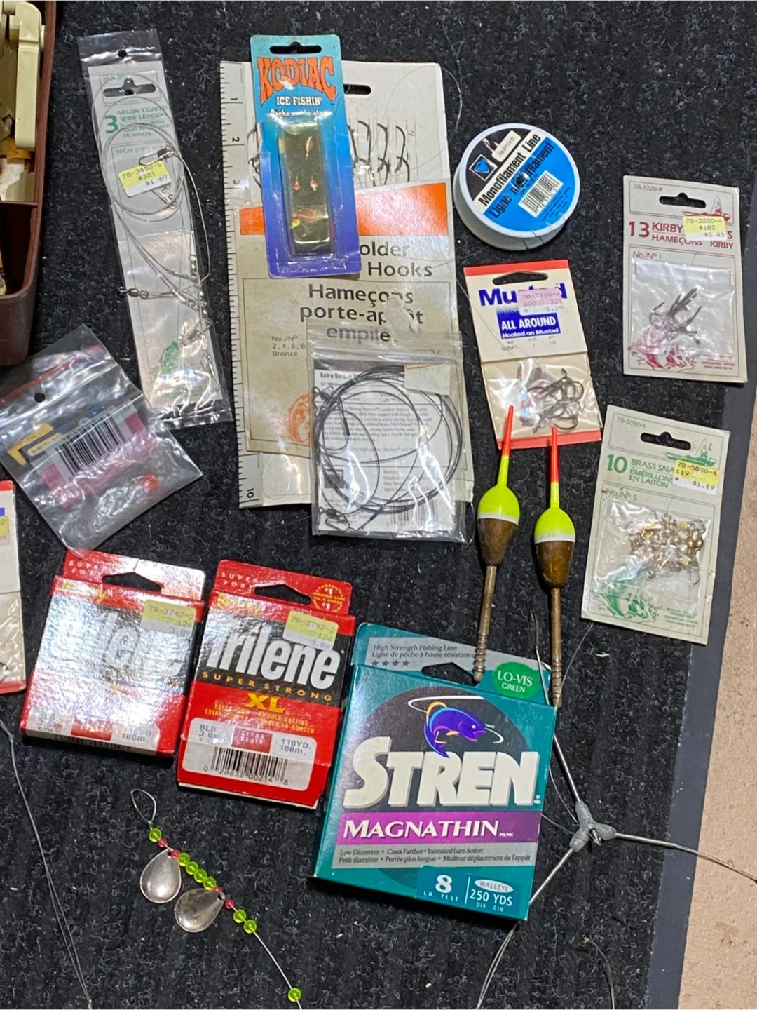 Fishing Tackle Box with Lures and Accessories image indicator(4)