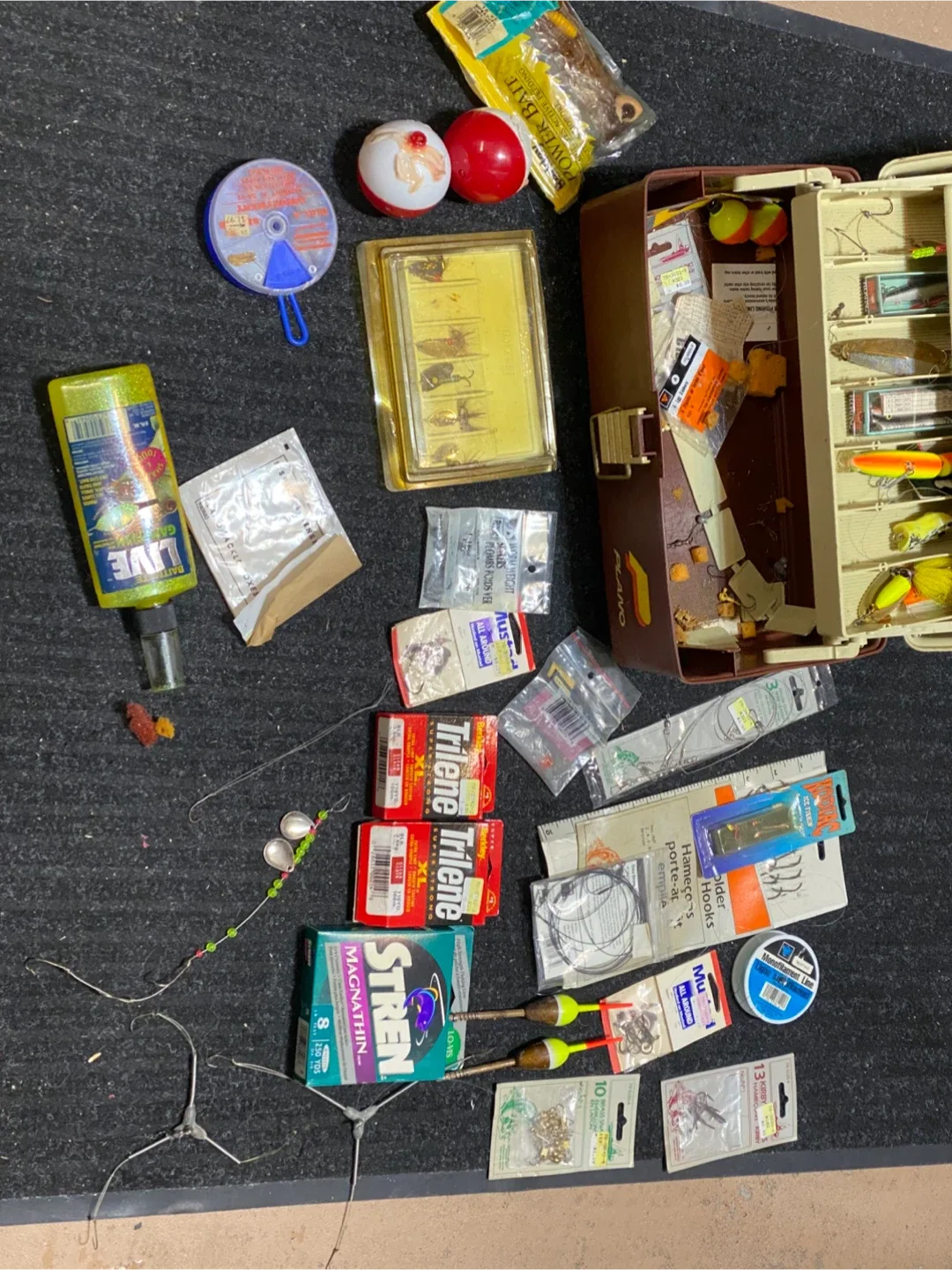 Fishing Tackle Box with Lures and Accessories image indicator(8)