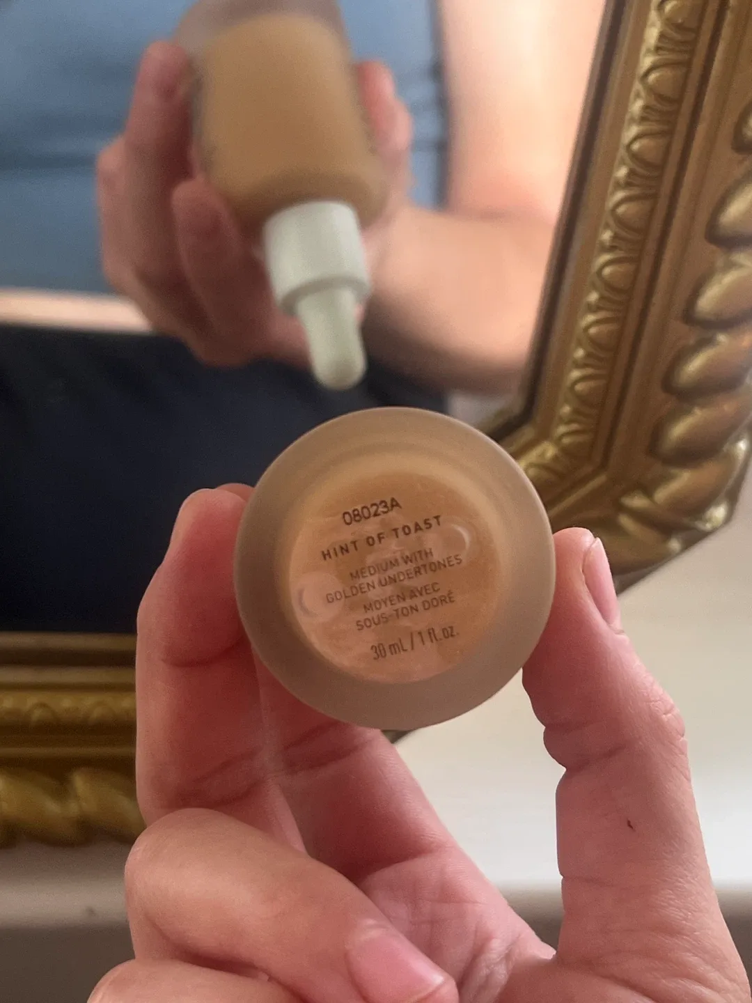 Morphe 2 Hint Hint Skin Tint - 30 ml image indicator(2)