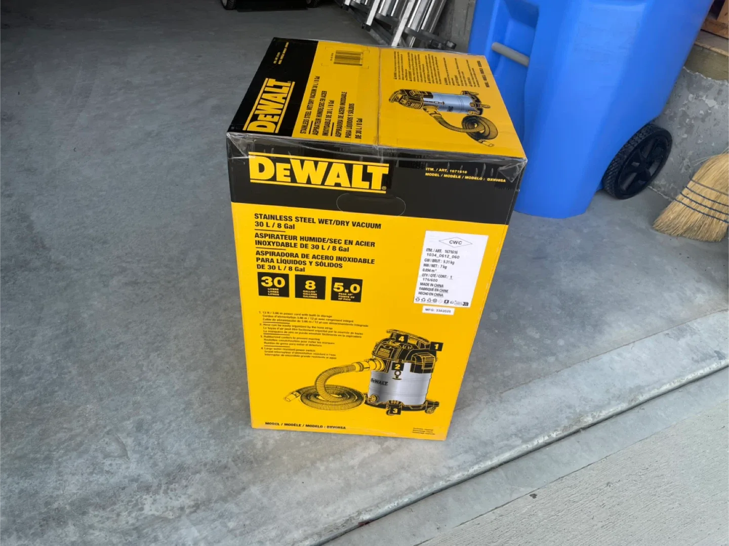 DeWalt Stainless Steel Wet/Dry Vacuum 30L/8 Gal