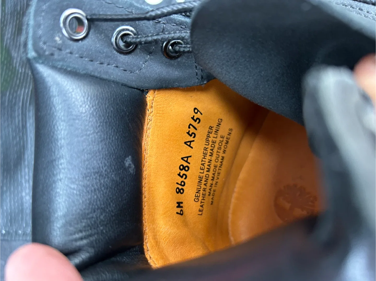 🥕Timberland Black Leather Boots, Size 6M image indicator(4)