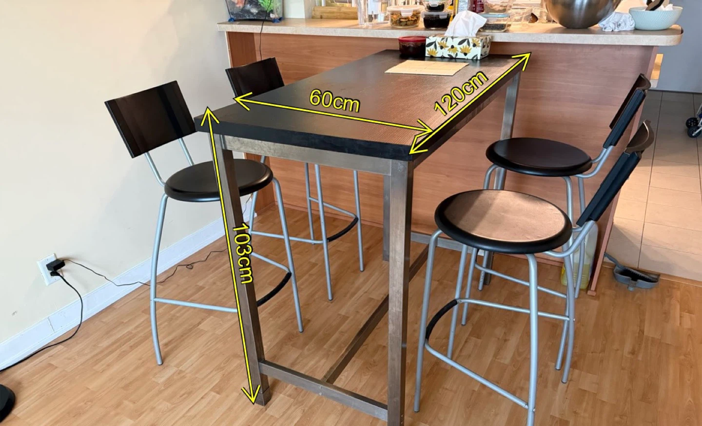 Dining table/ Bar table with 4 chairs