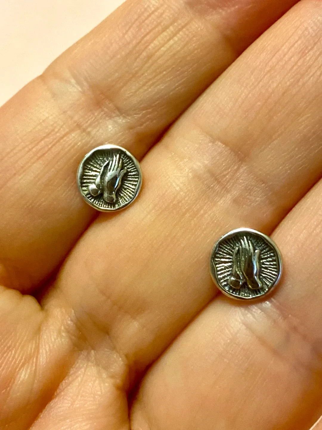Silver 925 Praying Hands Stud Earrings image indicator(5)