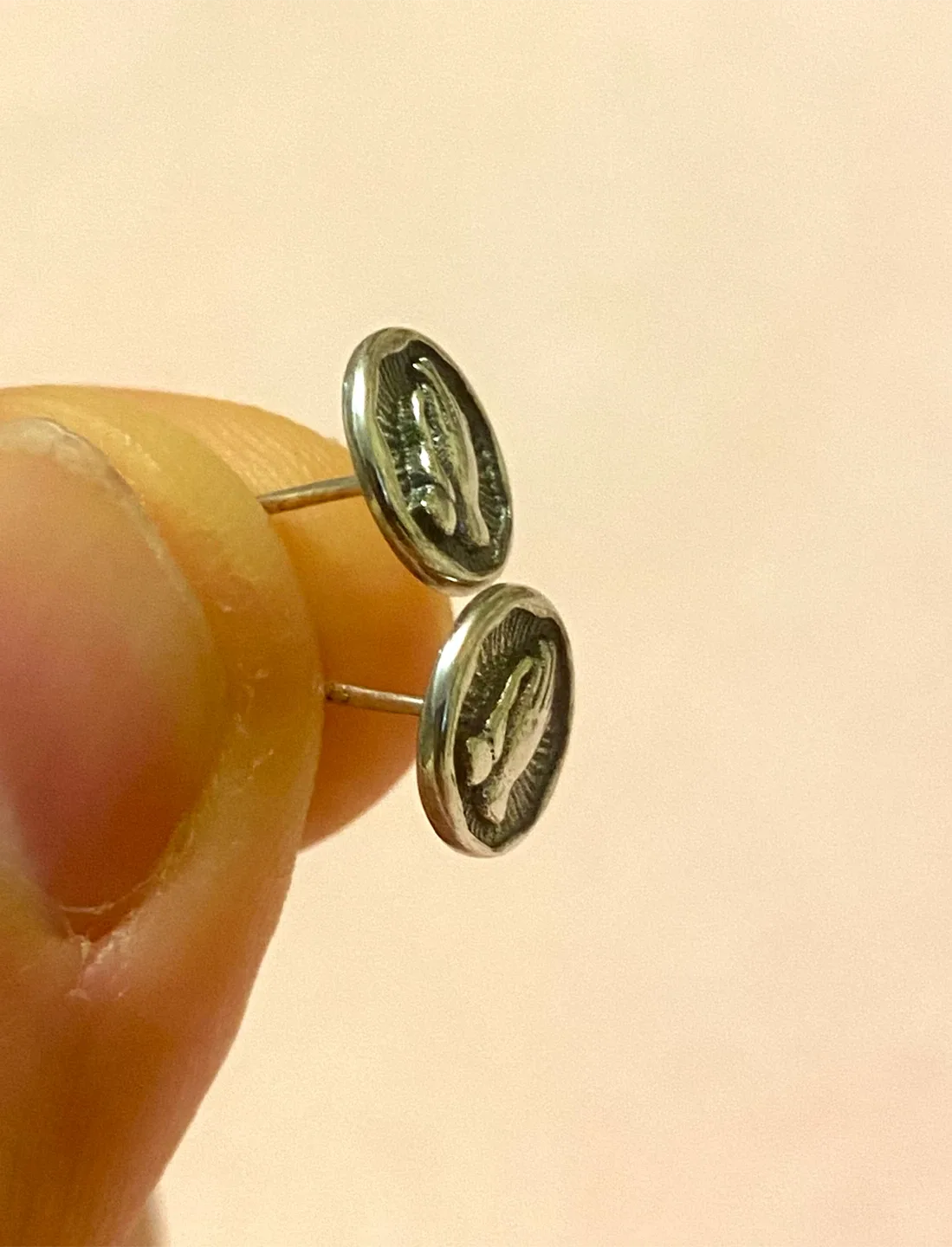 Silver 925 Praying Hands Stud Earrings image indicator(4)