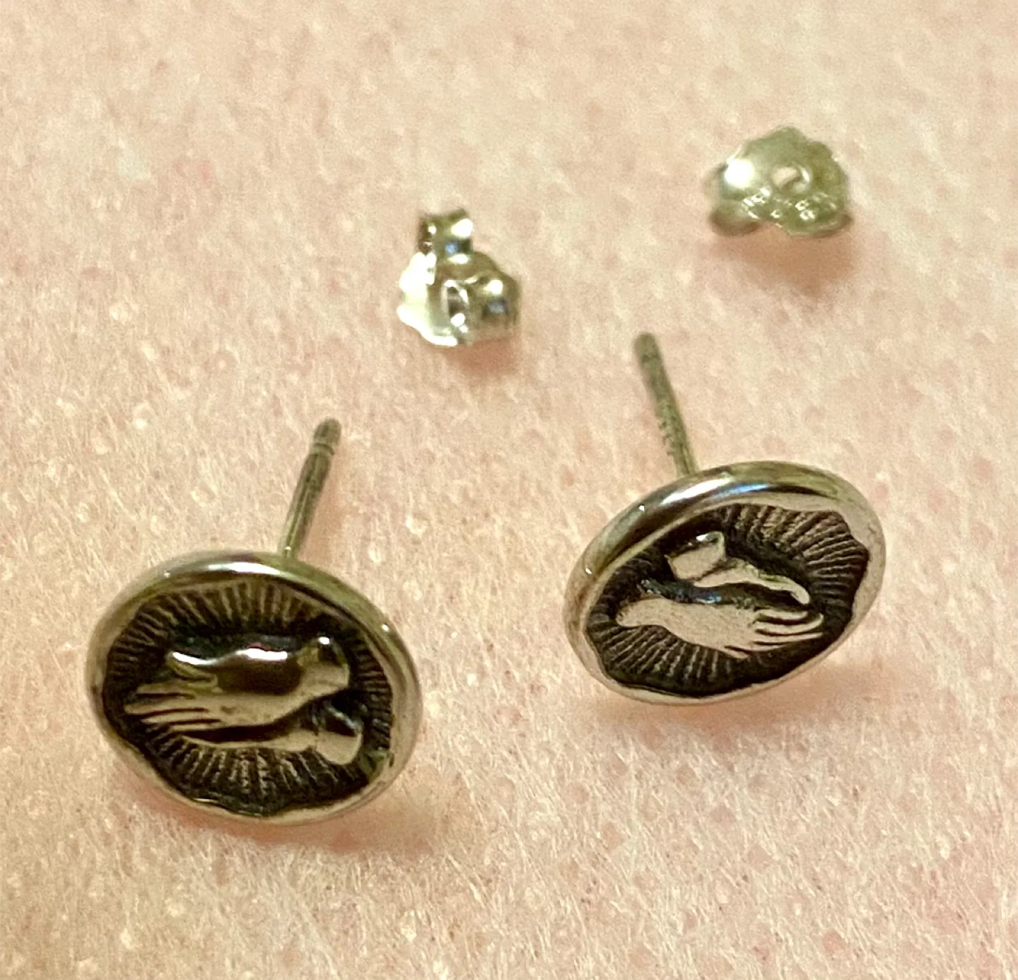 Silver 925 Praying Hands Stud Earrings image indicator(2)