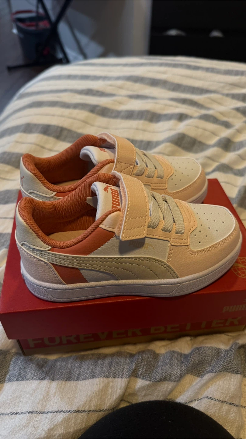 Puma Leather Kids Sneakers - New in Box - photo 3