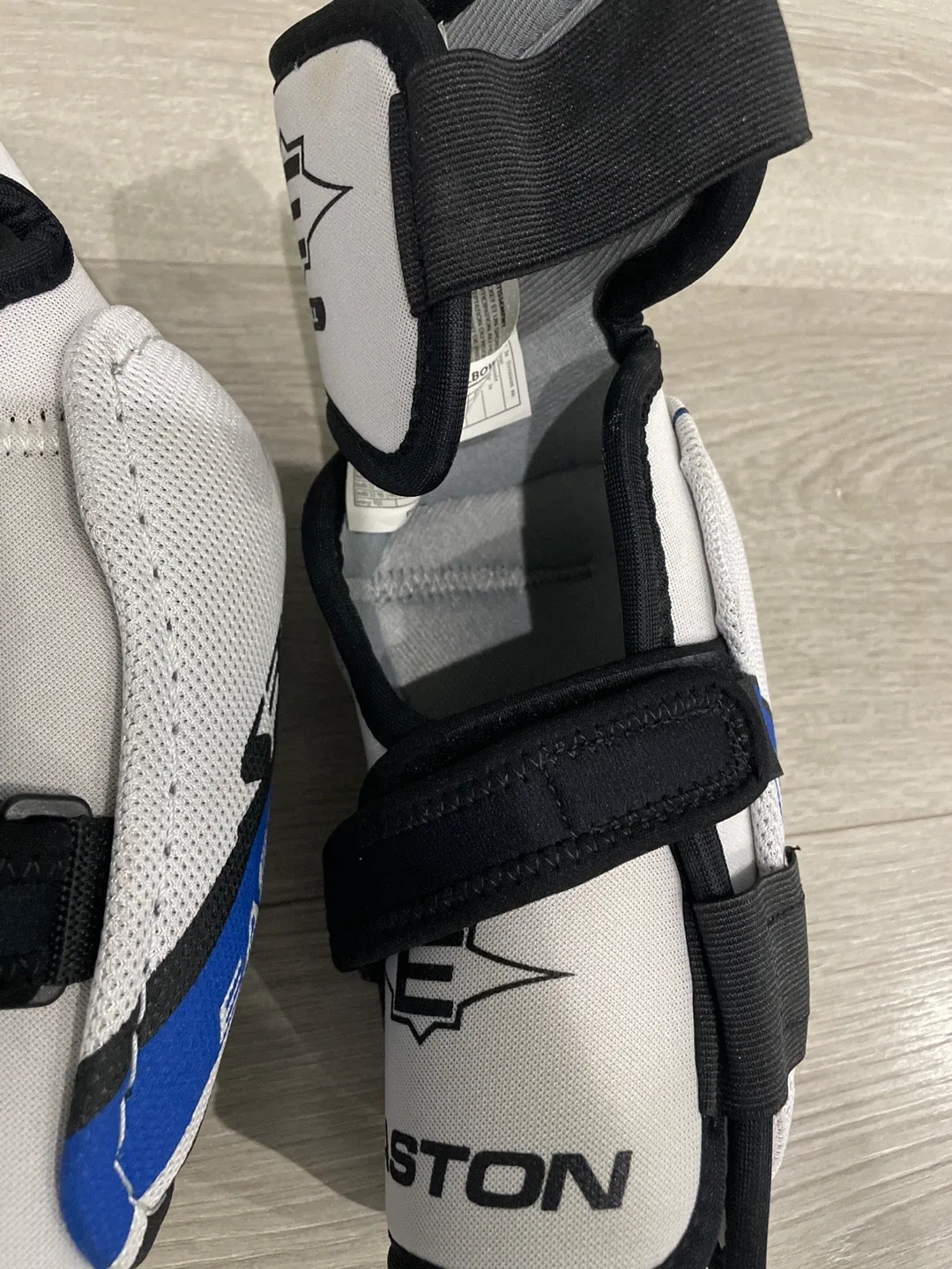 Hockey Elbow Pads - Size Small image indicator(3)