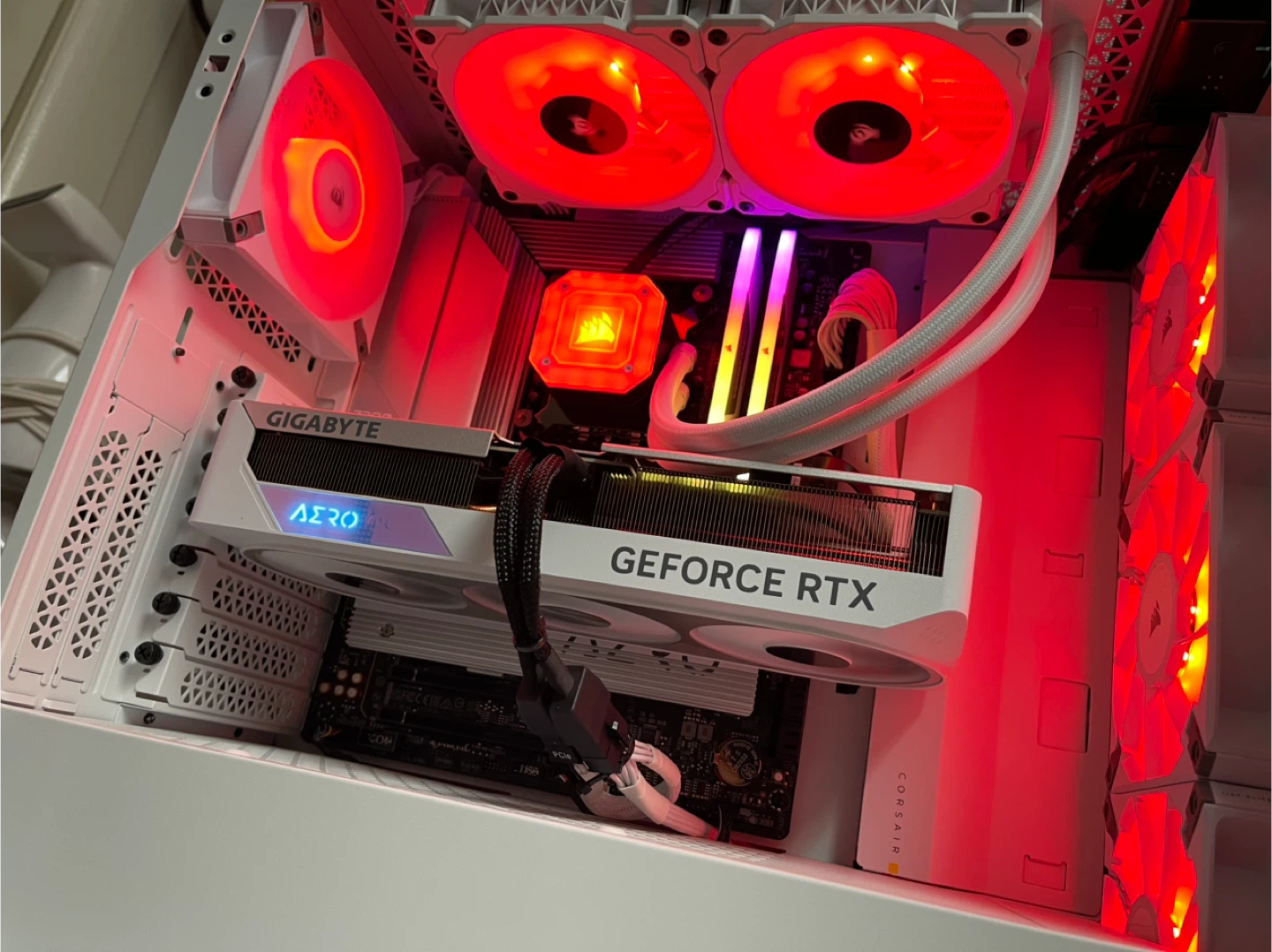 White Costum Gaming PC - photo 2