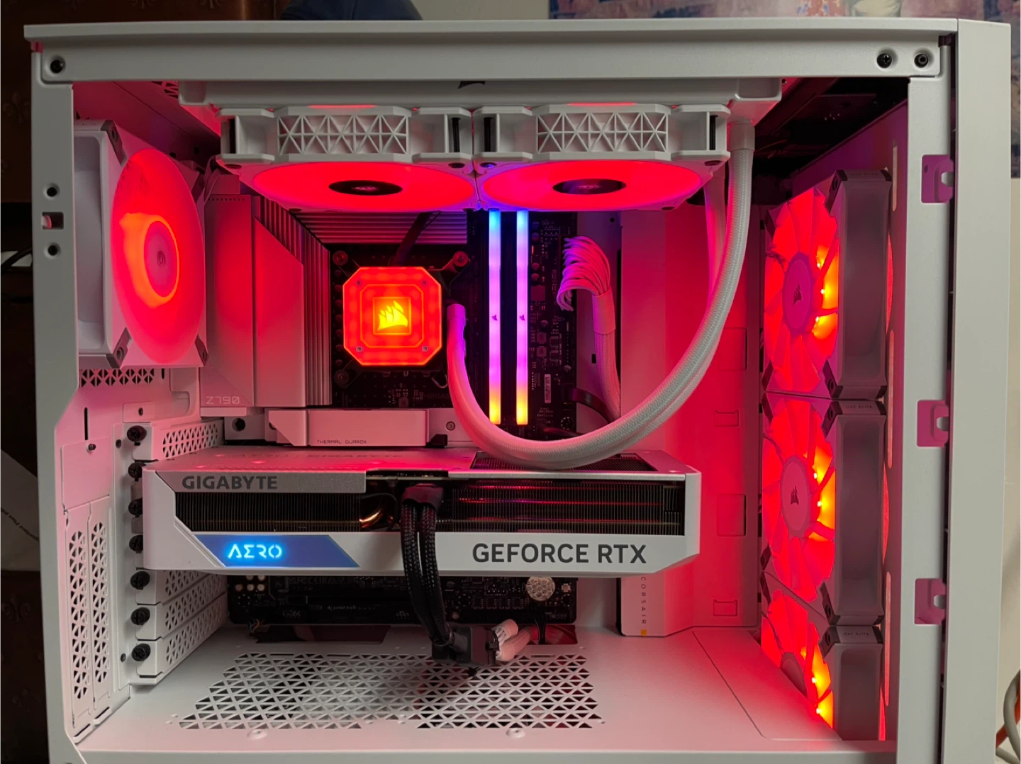 White Costum Gaming PC