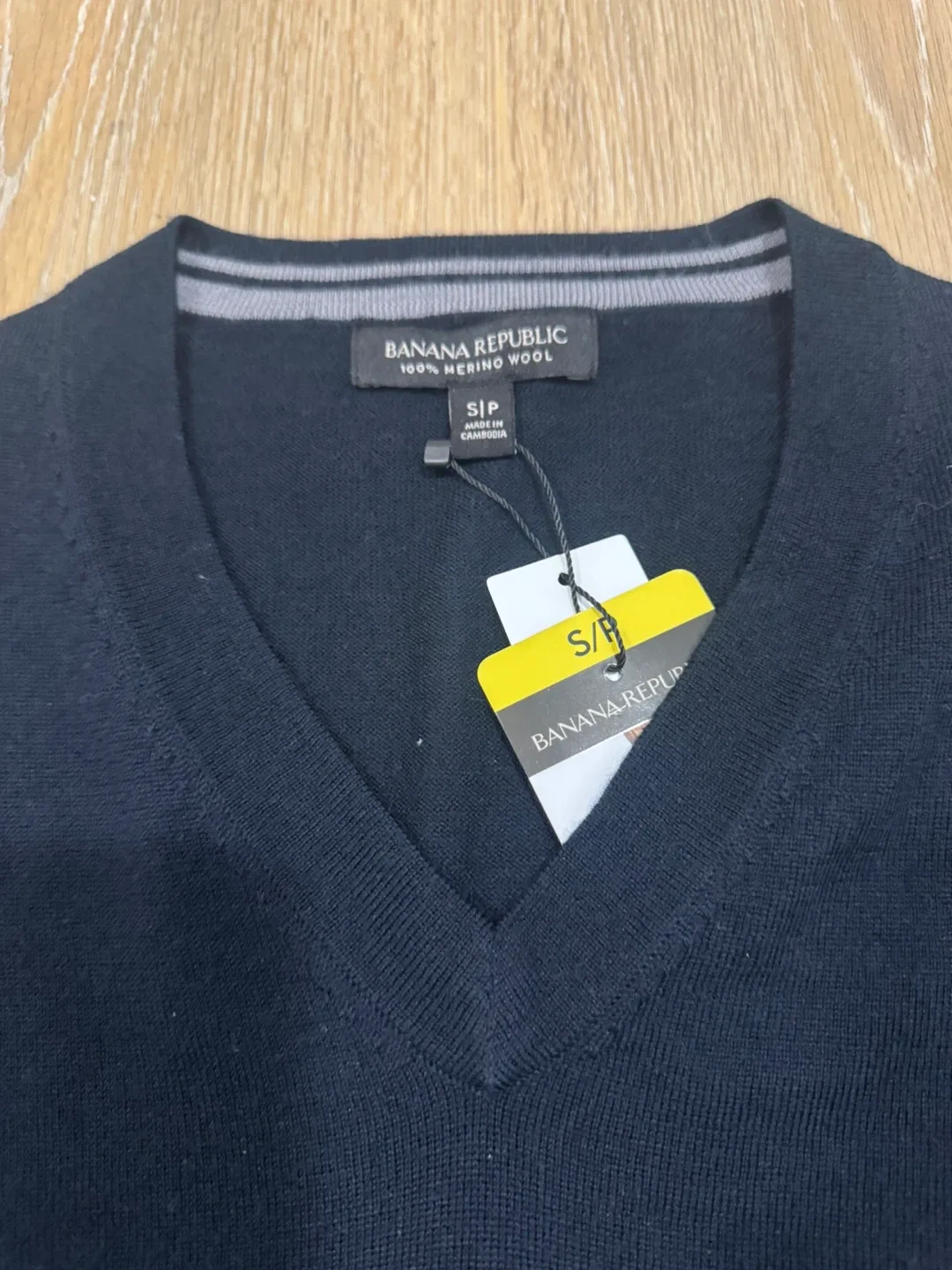 Banana Republic Merino Wool Mens Black Sweater Size Small image indicator(2)