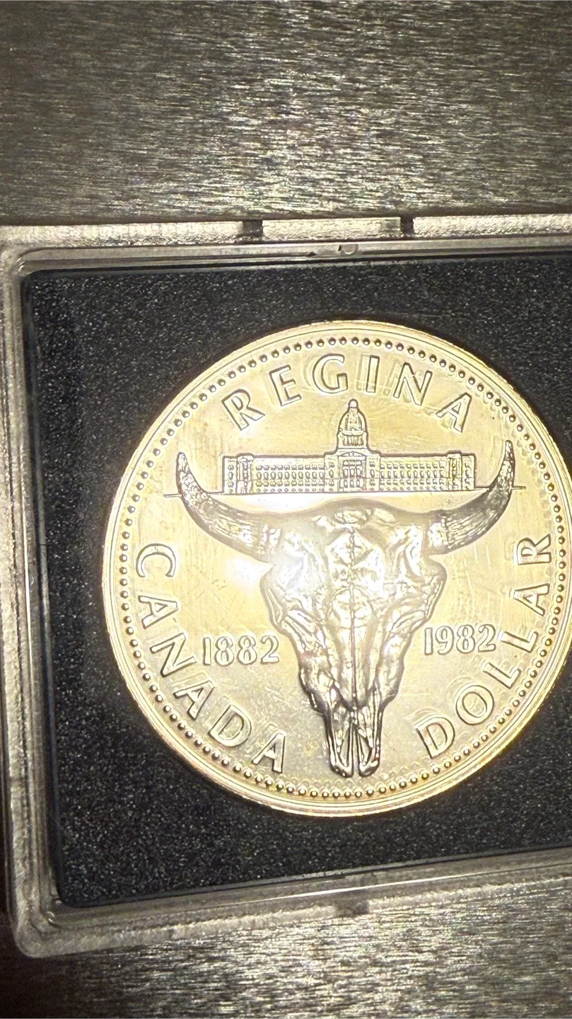 1982 Canada Regina Dollar Coin thumbnail