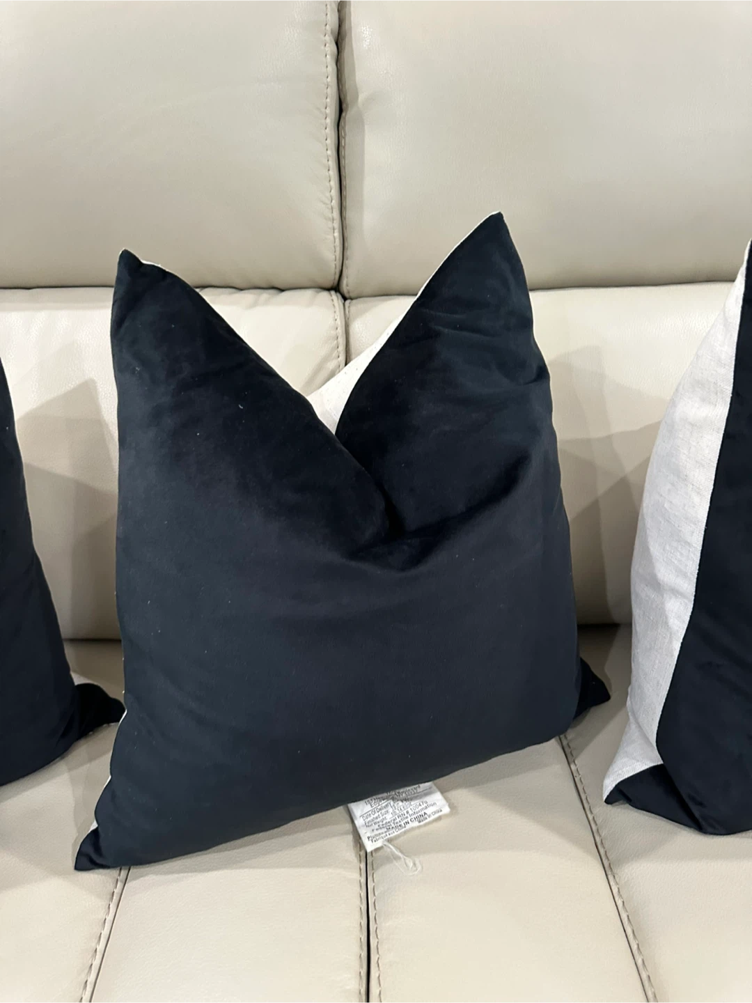 Black & Cream Throw Pillows - Set of 4 - photo 3