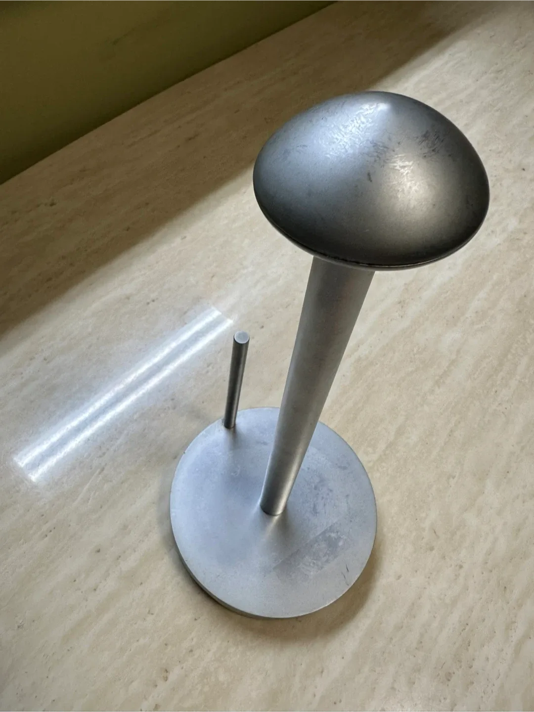 InterDesign Paper Towel Holder with heavy base - Satin Finish image indicator(3)