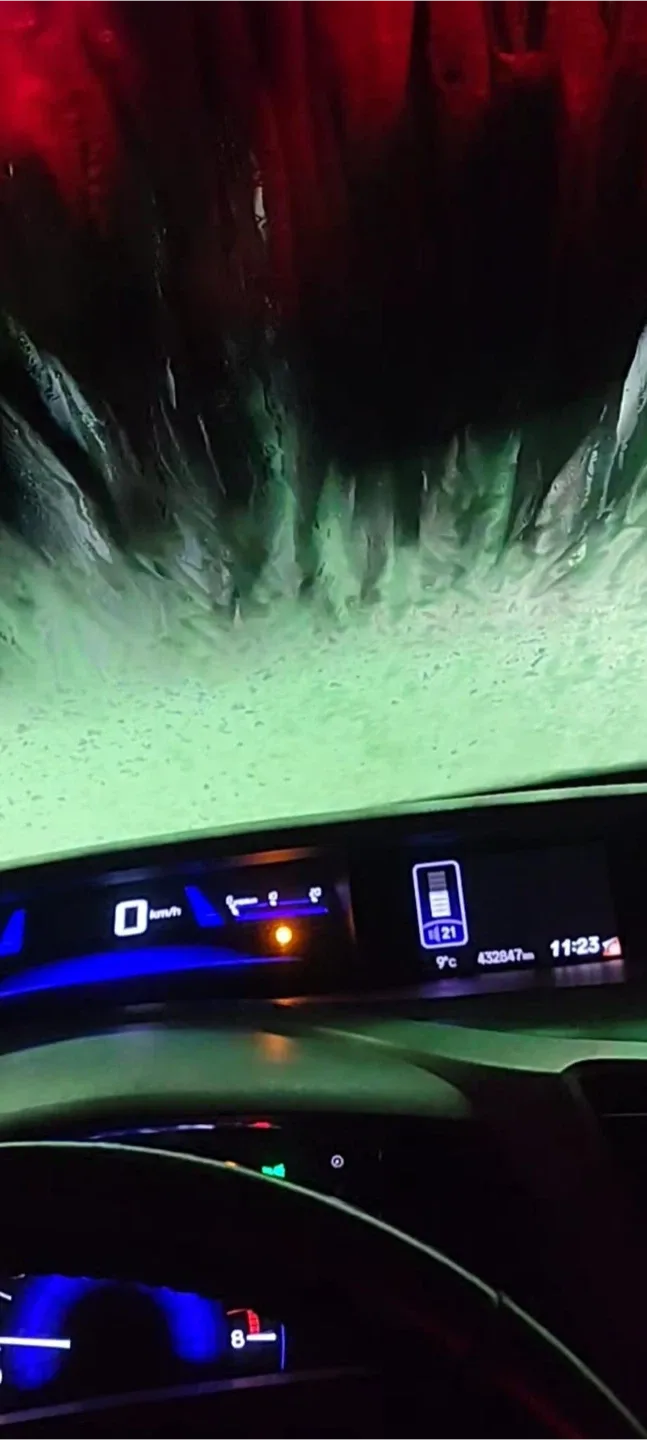 Honda Civic - Grey Sedan image indicator(9)