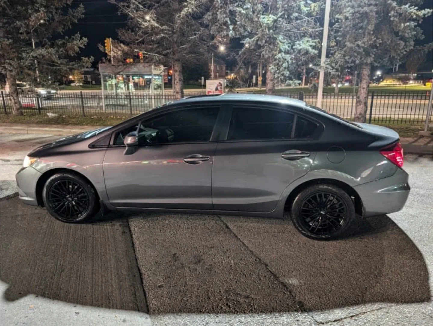 Honda Civic - Grey Sedan image indicator(8)