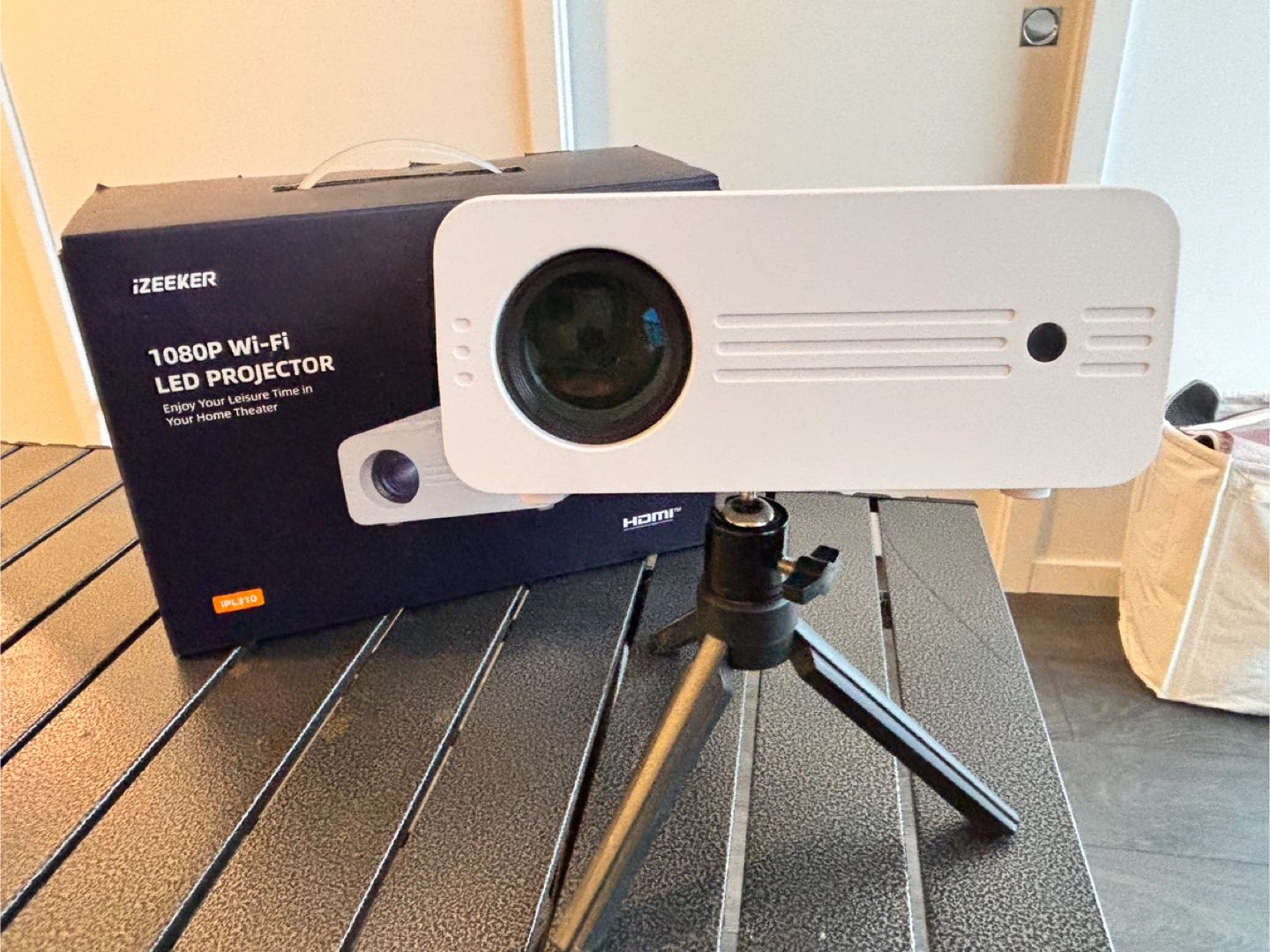 iZEEKER IPL310 WiFi Bluetooth Projector - photo 2