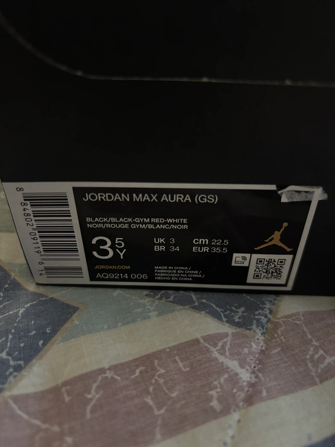 Jordan Max Aura (GS) Black/Red, Size 3.5Y - photo 2
