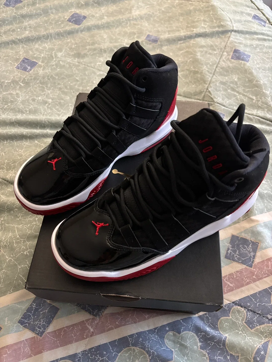 Jordan Max Aura (GS) Black/Red, Size 3.5Y