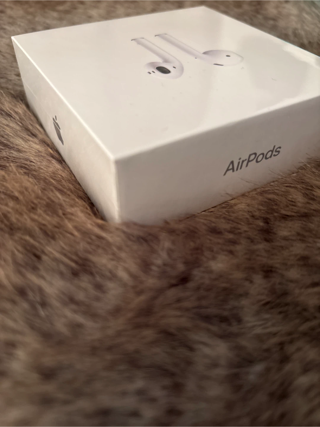 New Apple AirPods with Charging Case MV7N2AM/A - photo 3