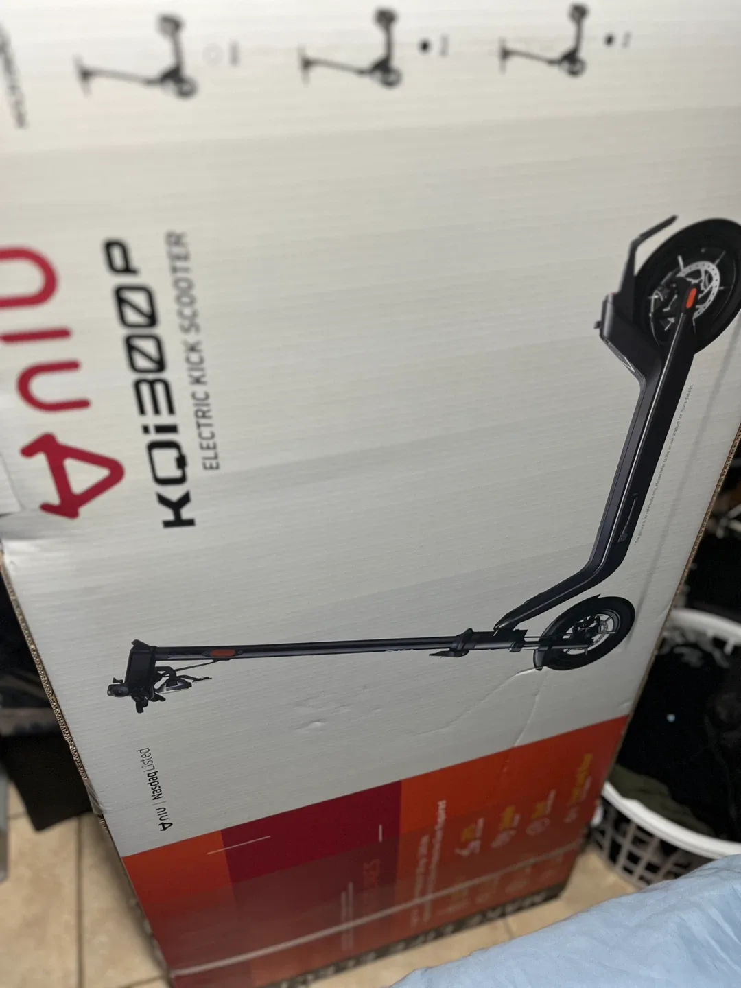 4nu KQI300p Electric Kick Scooter thumbnail