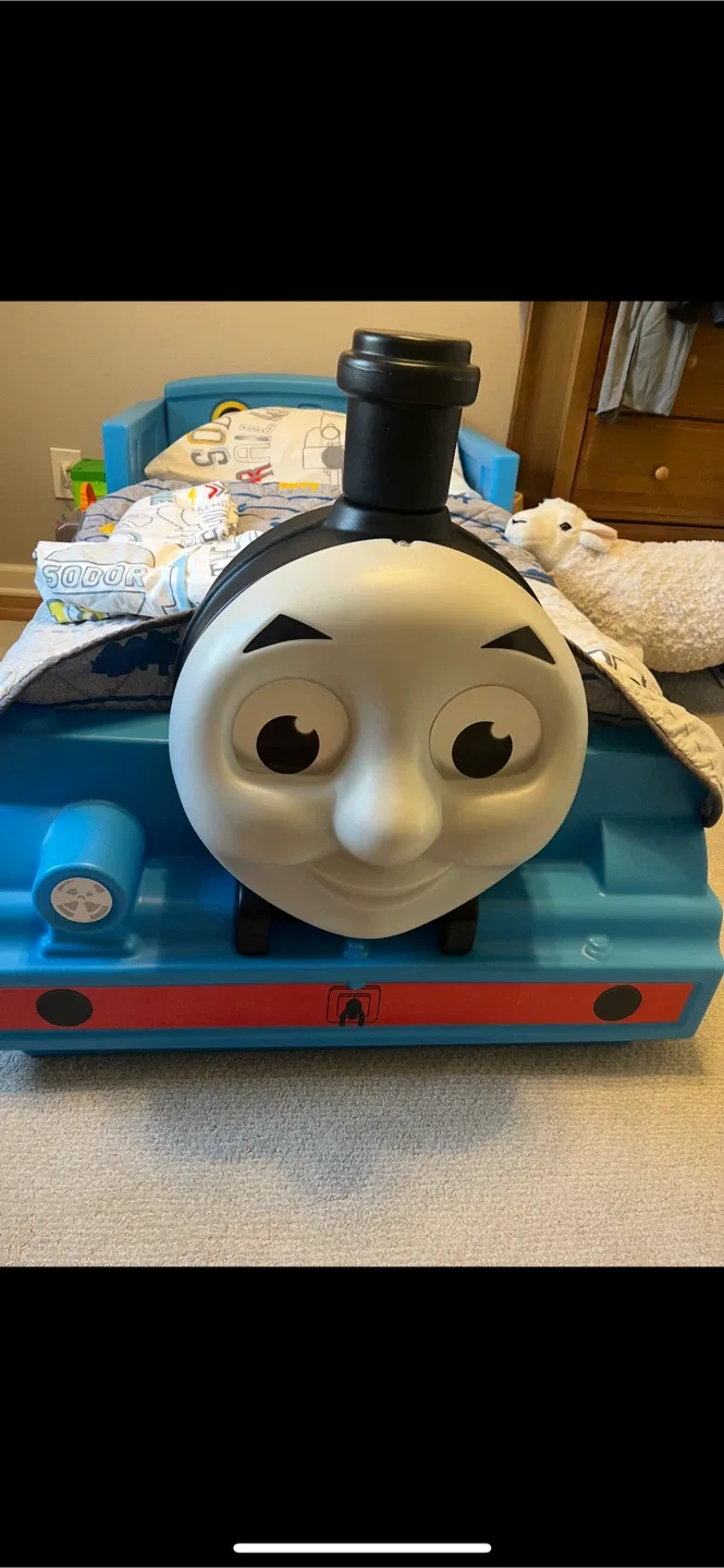 Thomas the Train Toddler Bed with Bedding thumbnail