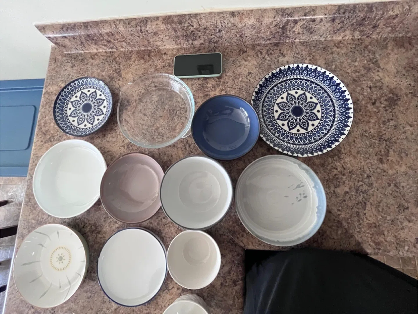 Glass ,plates and bowls image indicator(2)