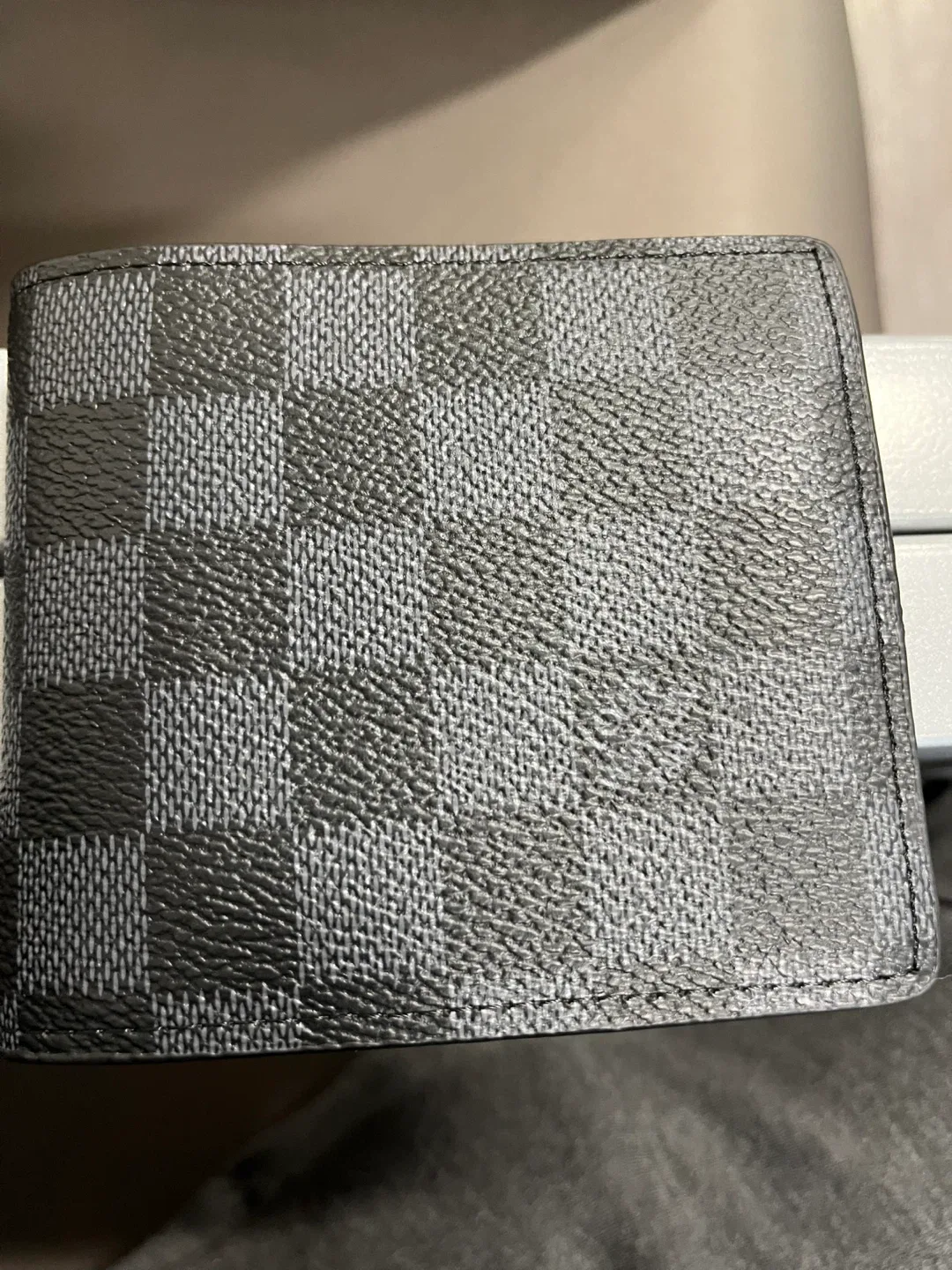 Louis Vuitton Damier Graphite Wallet image indicator(2)