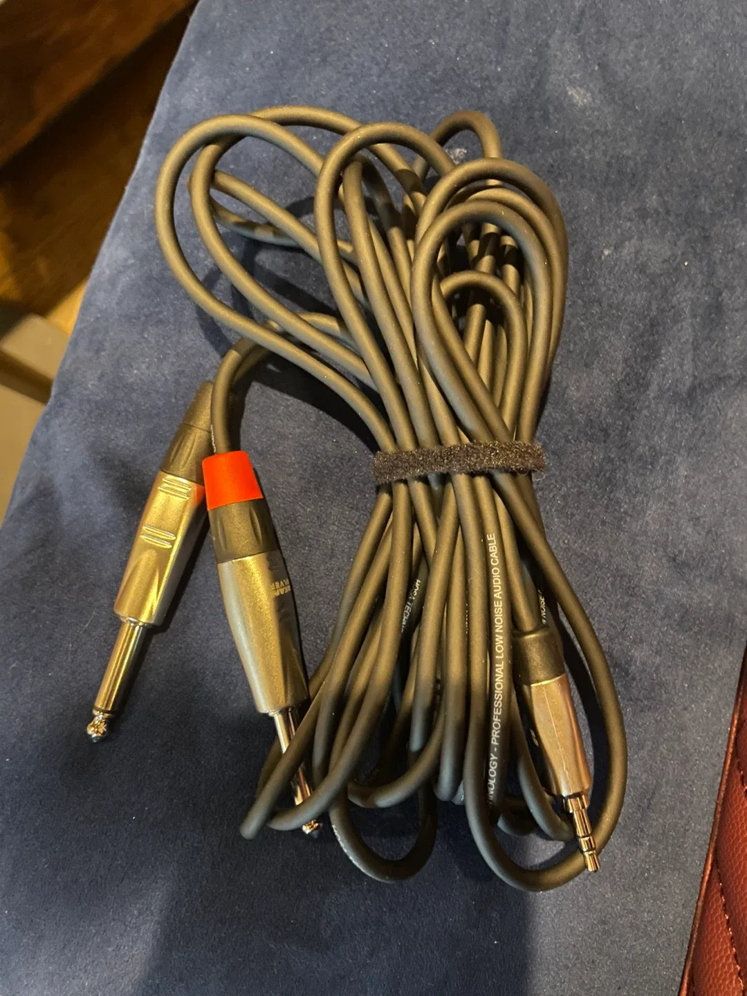 Hosa Pro Stereo Breakout Cable - New image indicator(2)