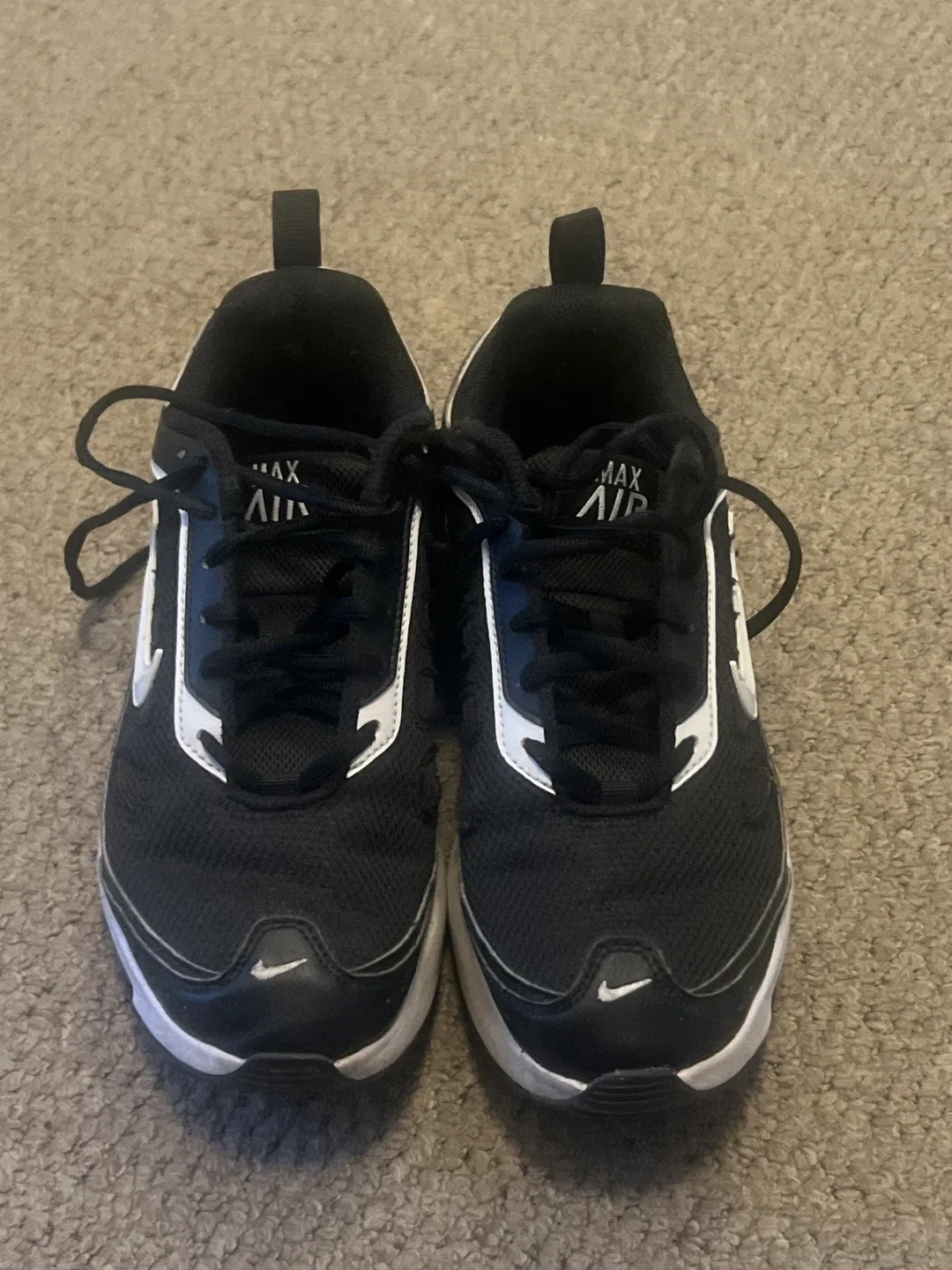 Nike Air Max black sneakers image indicator(2)