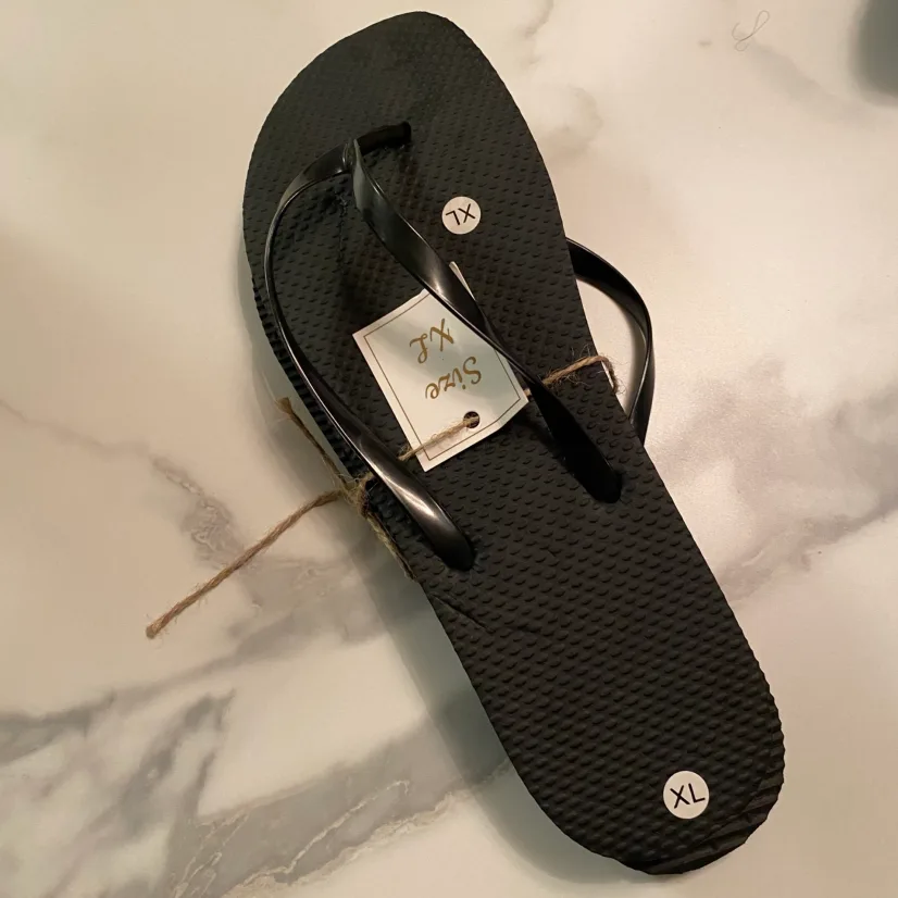 NWT Flip Flop - Unisex, Size XL image indicator(2)