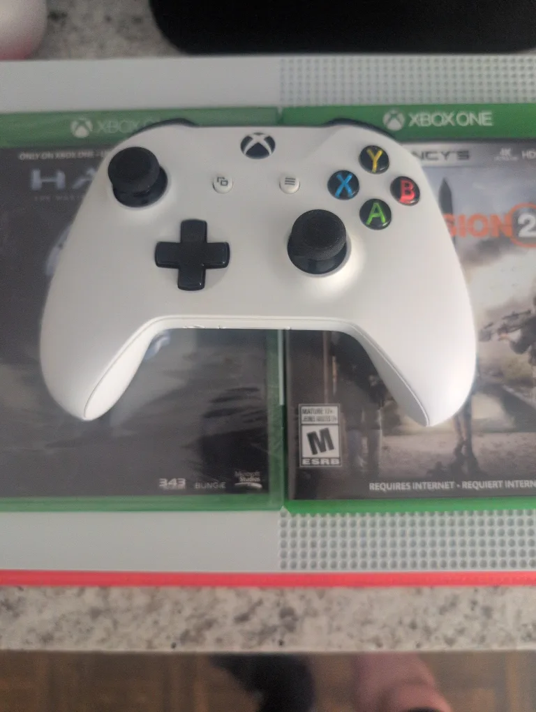 Xbox One S Console - White image indicator(4)