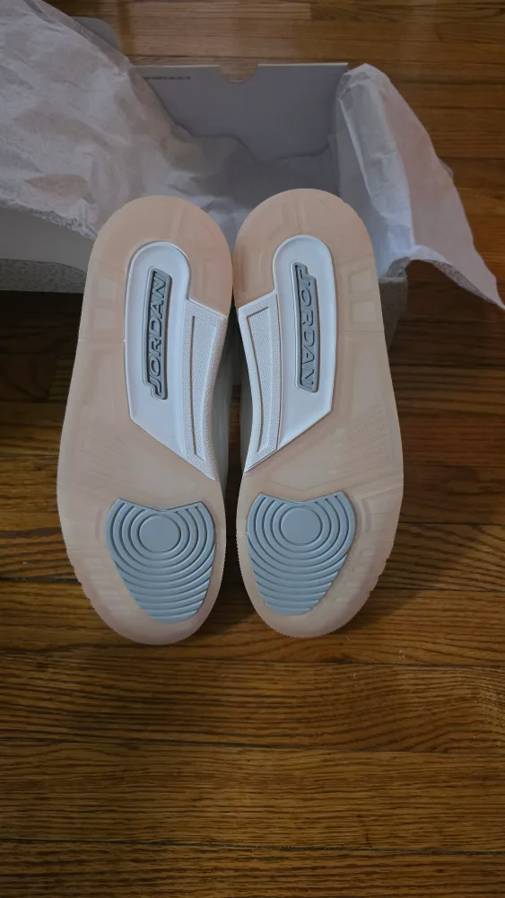 Nike Air Jordan 3 Retro Craft Ivory Size 10 image indicator(3)