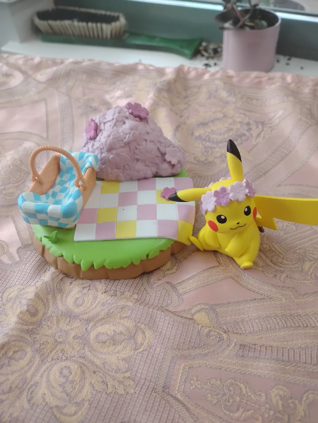 Pokémon Pikachu Figure authentic image indicator(2)