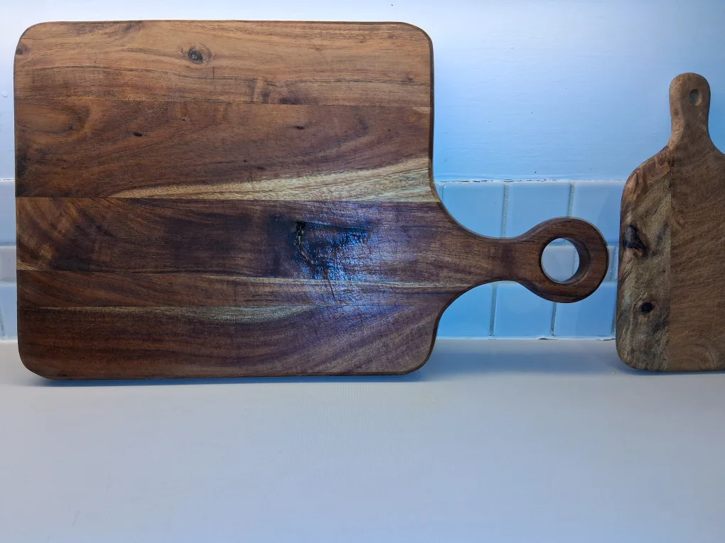 Wooden Cutting Board with Handle image indicator(2)