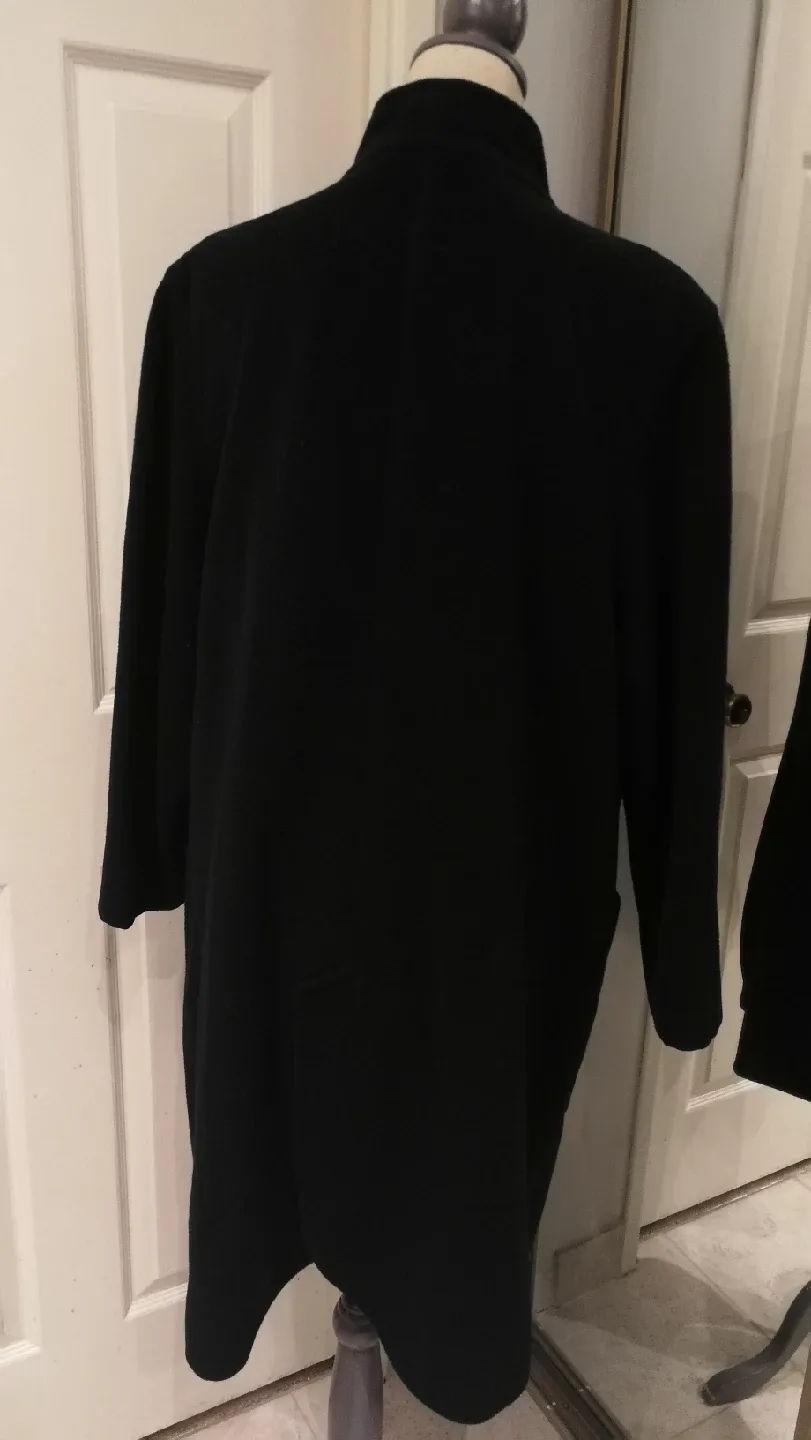 🇮🇹 Vintage Italian Black Pure Wool Coat - fits S to L image indicator(2)