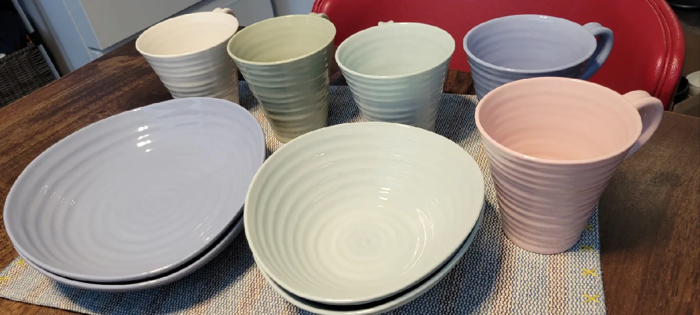 Port Meirion- Sophie Conran bowls & cups image indicator(4)