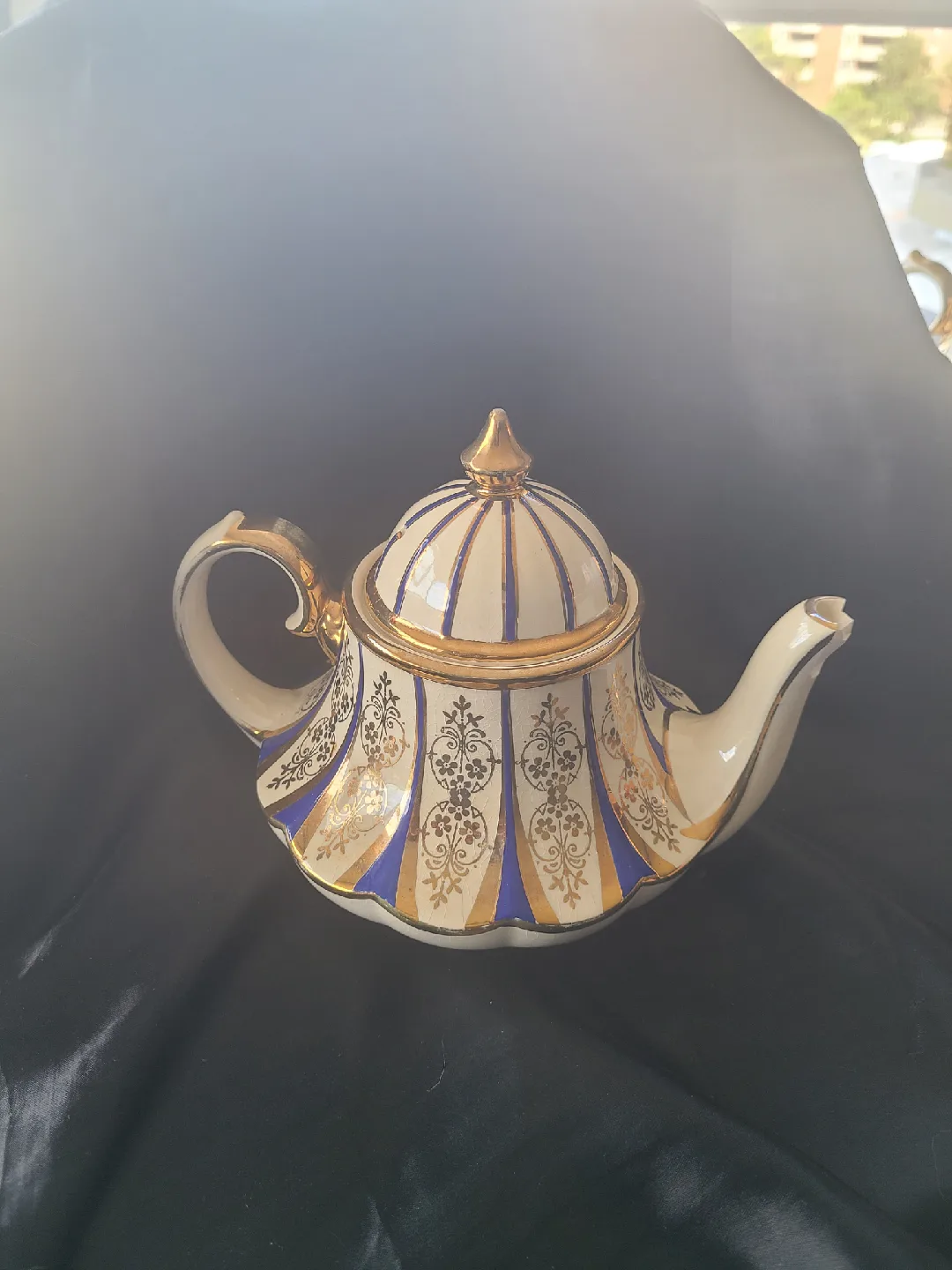 Vintage Sadler Teapot and Creamer Set thumbnail