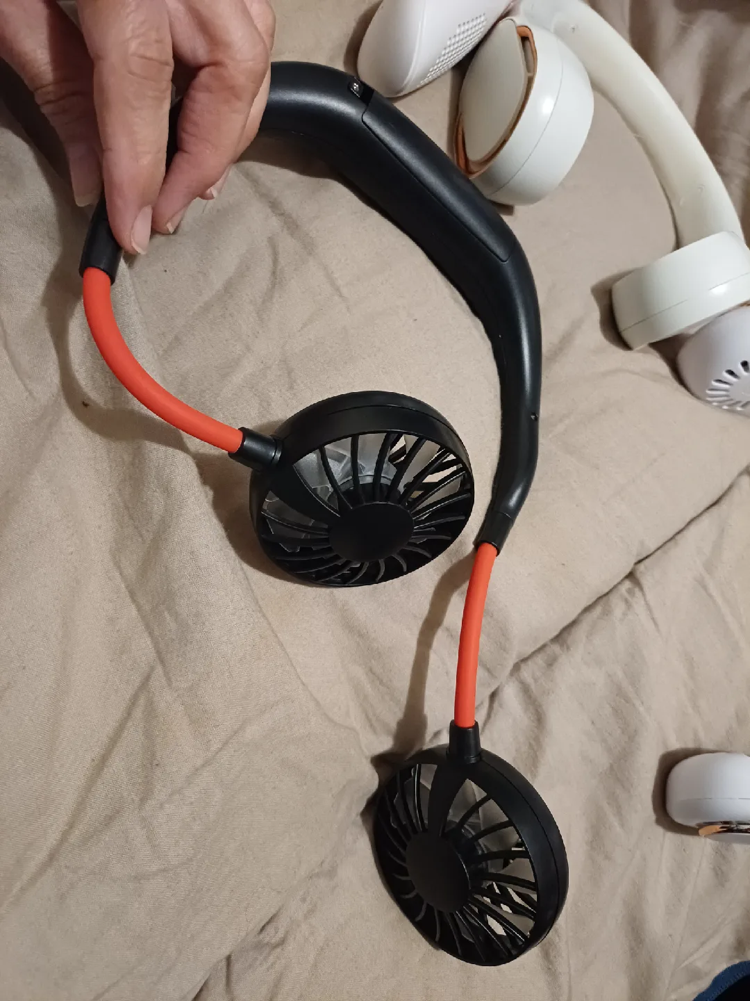NEW: 2 Neck Fans - Portable Personal Fan image indicator(2)