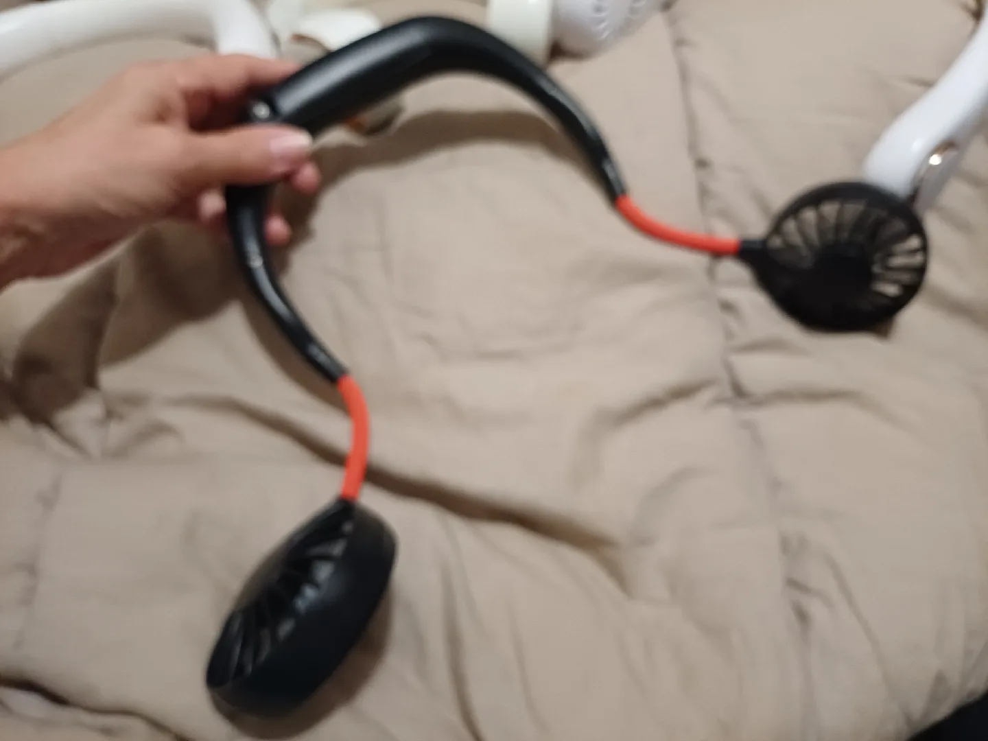 NEW: 2 Neck Fans - Portable Personal Fan image indicator(3)