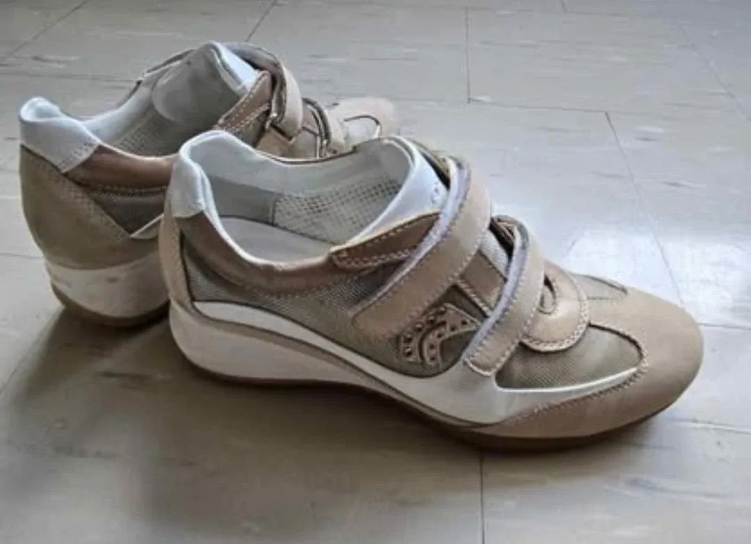 Geox Beige & White Sneakers image indicator(2)