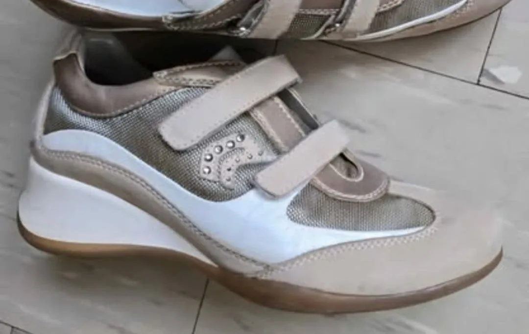 Geox Beige & White Sneakers image indicator(3)