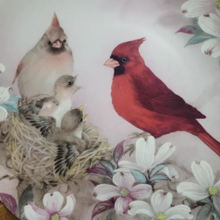 Beautiful 8 1/2" Cardinal Collector Plate image indicator(5)