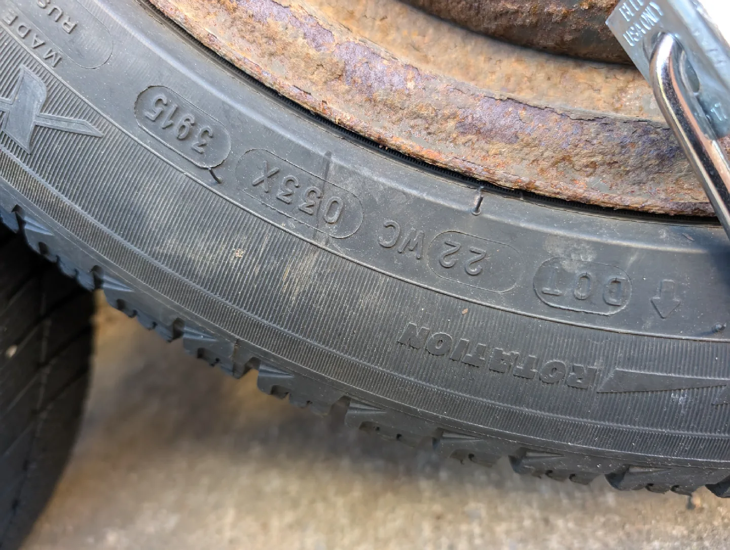 Michelin Winter Tires 205/55 R16 image indicator(10)