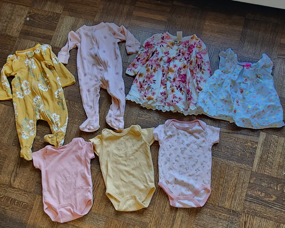 Baby clothes (6 to 9 months ) thumbnail