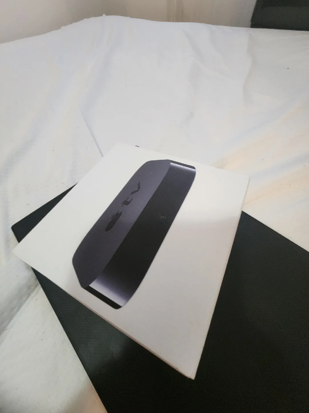 Apple TV A1469 (3rd Generation) with Remote and Box image indicator(2)