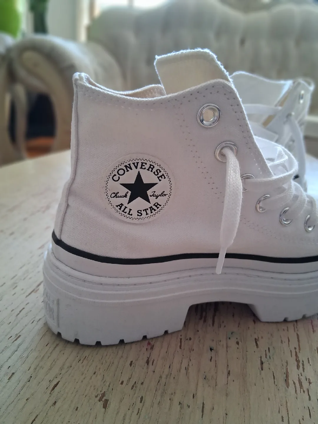 Converse Chuck Taylor All Star Lift Platform High Top - Size 6 image indicator(2)