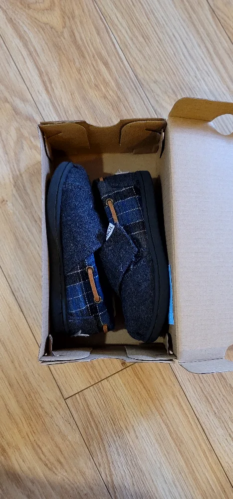 TOMS Kids' Shoes Size T8, Like New image indicator(6)