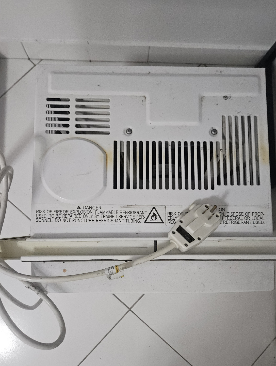 GE Window Air Conditioner - photo 4