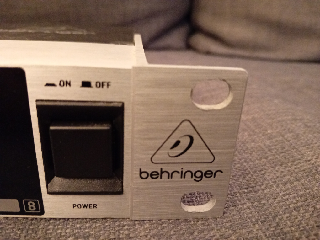 Behringer Ultralink DS2800 Distribution Splitter - photo 2